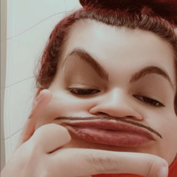 Meet your Posher, Yolanda - Picture 1 of 1